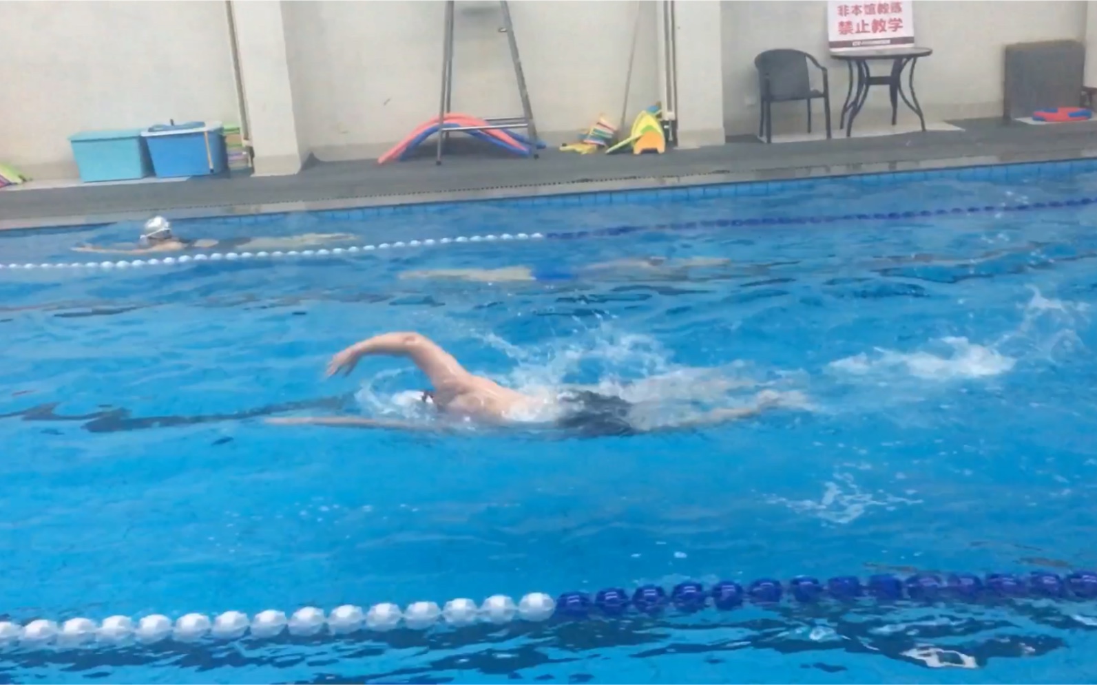 胖子也可以学会游泳的