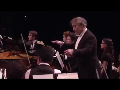 [图]【特里福诺夫】Daniil Trifonov, Denis Matsuev & Valery Gergiev - 莫扎特第七钢琴协奏曲（为三架钢琴而作）