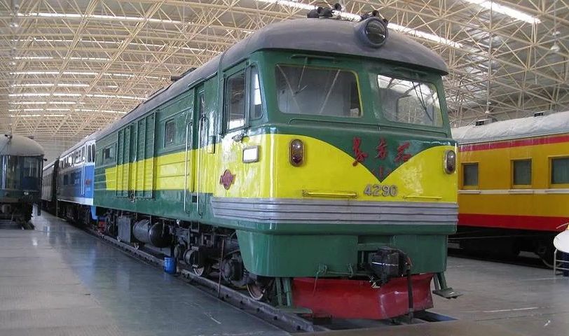 东方红1型内燃机车