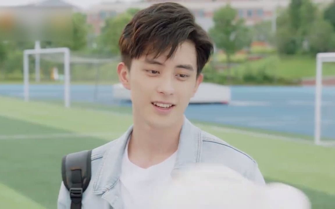 为劝张昊天参加高考林星辰与张昊天比赛跑步