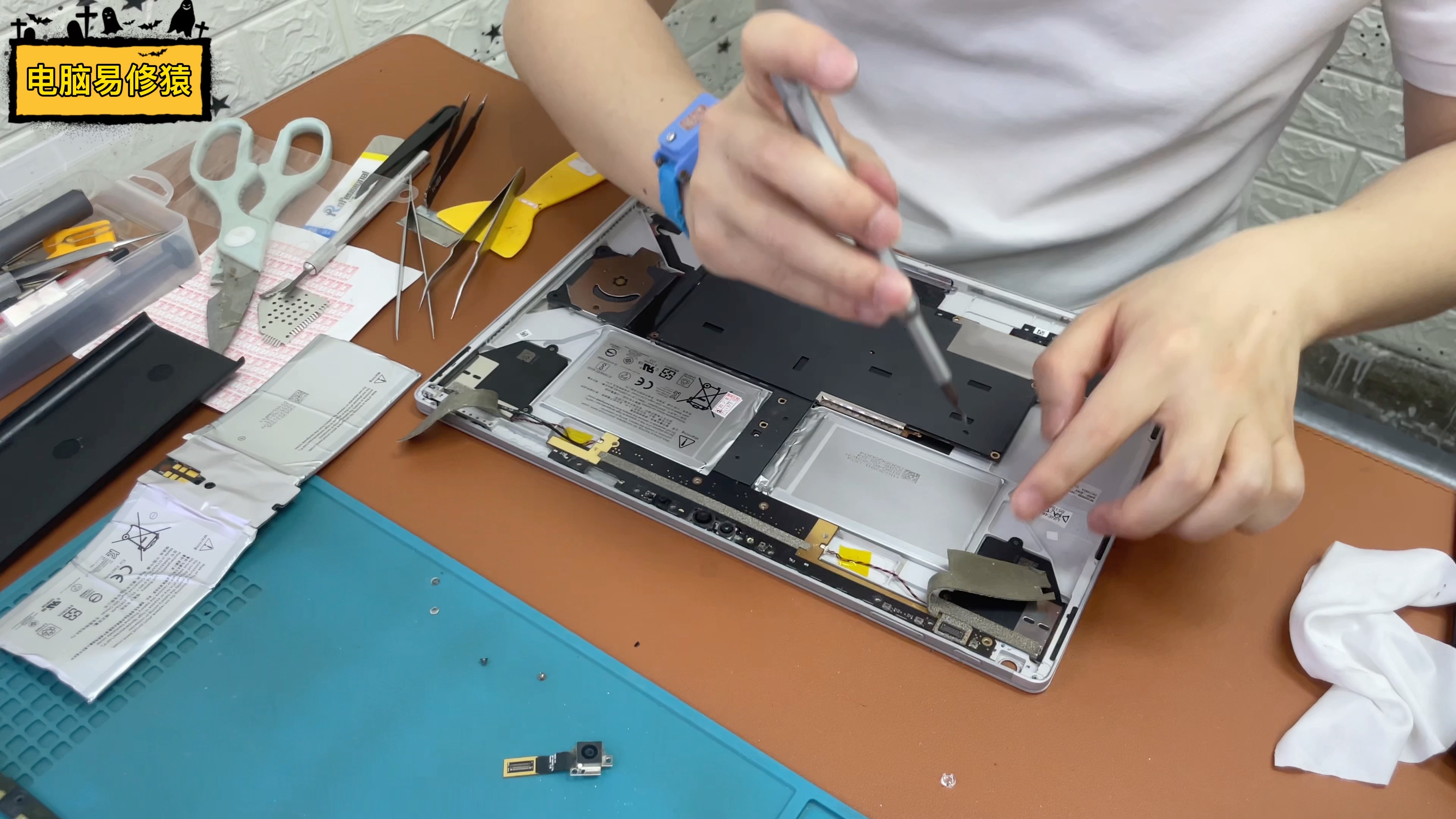 活动作品微软surfacebook换电池碎屏维修承接全国微软surface电脑维修