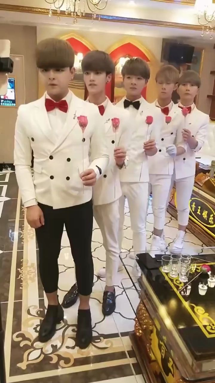 土味系列无情精神小伙社会摇