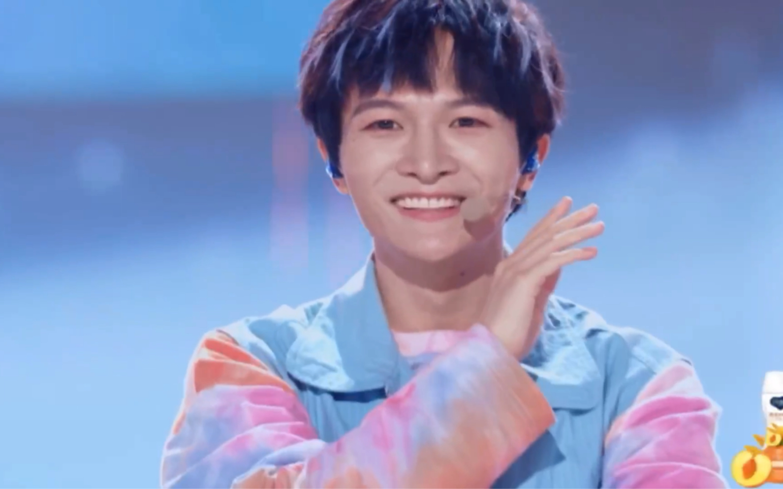 发现人间宝藏周深!多国语言唱跳创4主题曲!