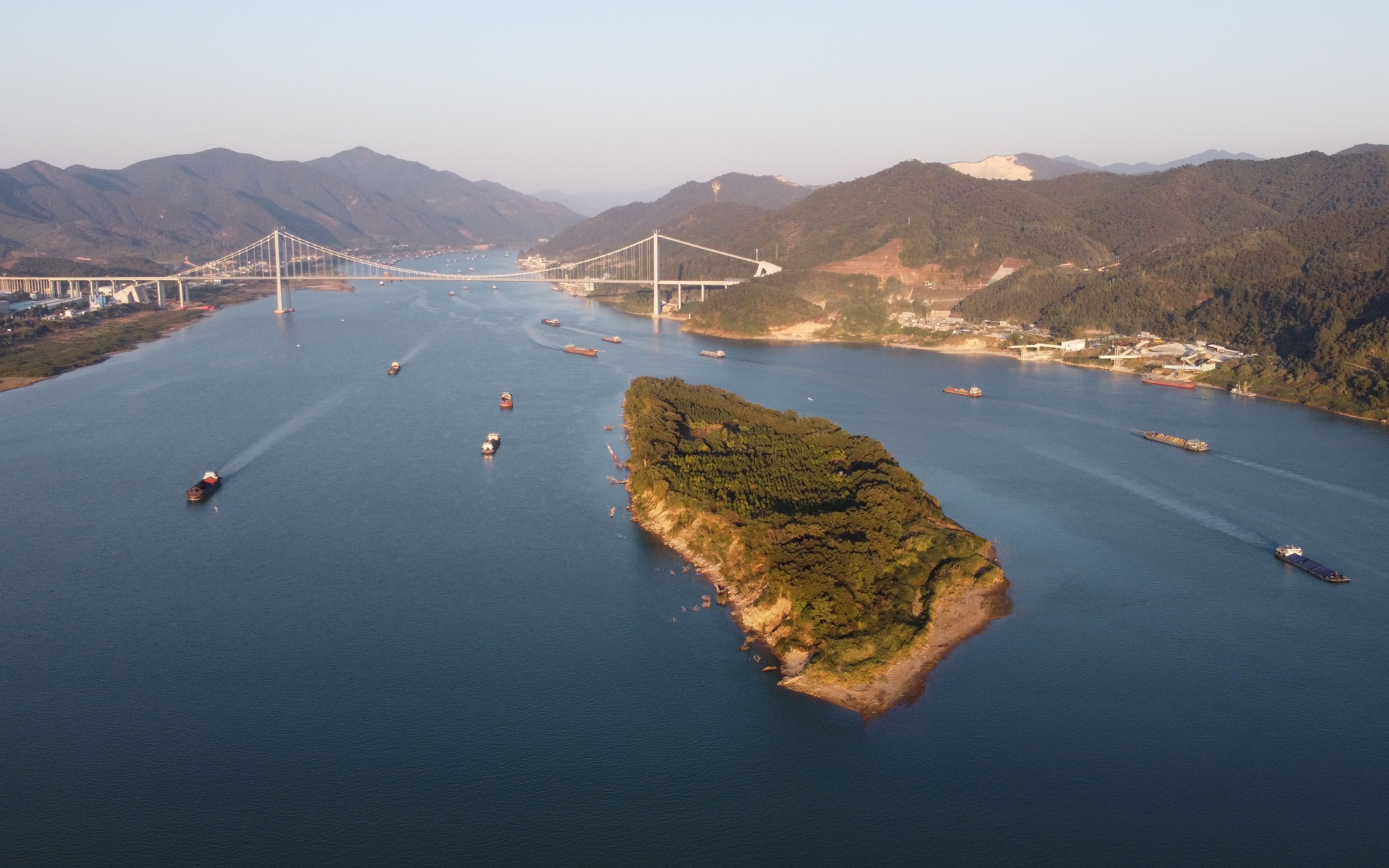 大疆御mini航拍西江云浮湾边航道_哔哩哔哩 (゜-゜)つロ 干杯~-bili