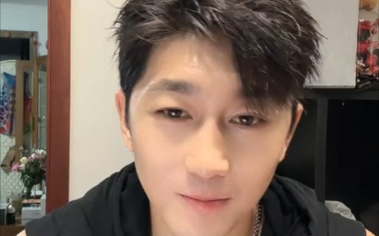 头戴王冠的小王子庆祝生日!~11.01【演员史元庭快手直播回放】