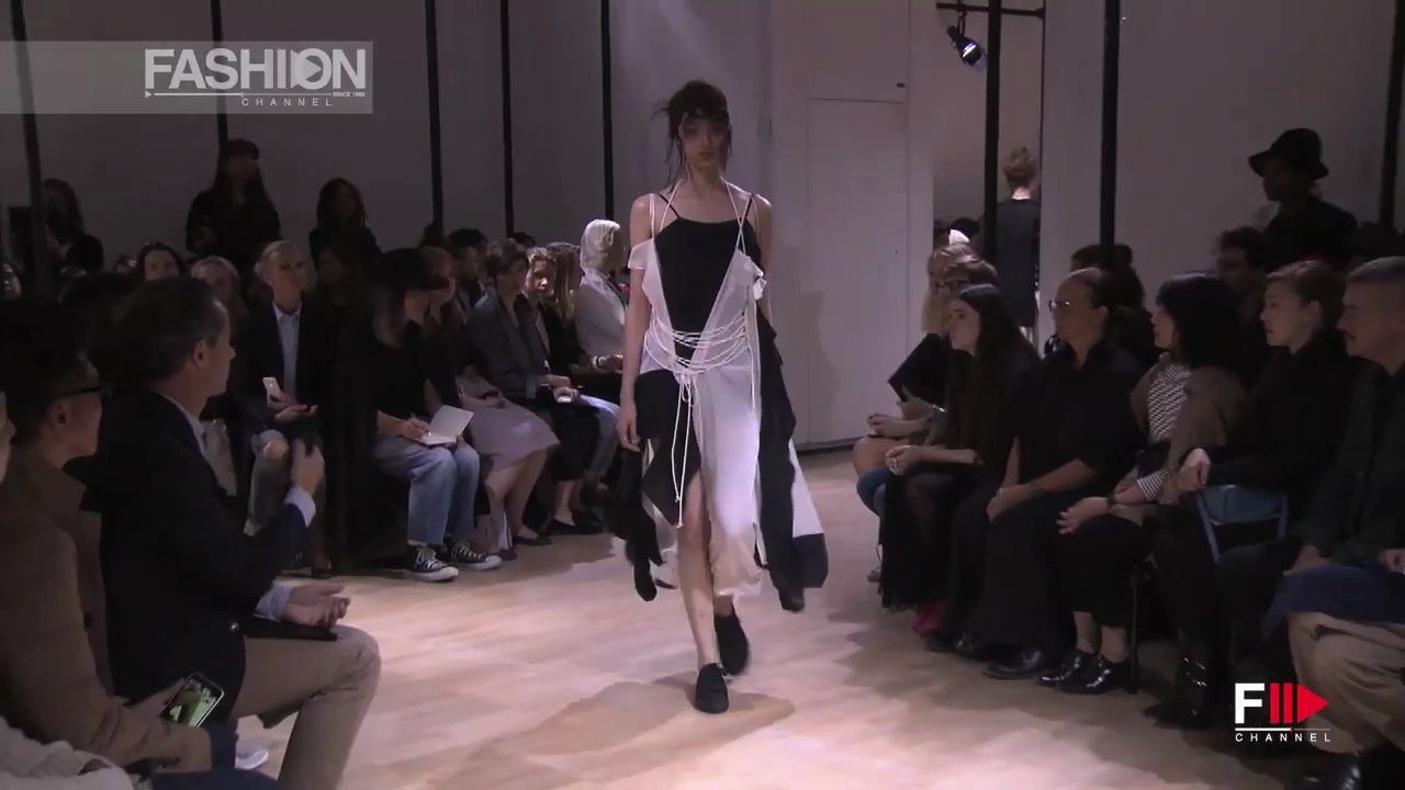 山本耀司 'YOHJI YAMAMOTO' Full Show Spring Summer 2015 Paris哔哩哔哩bilibili