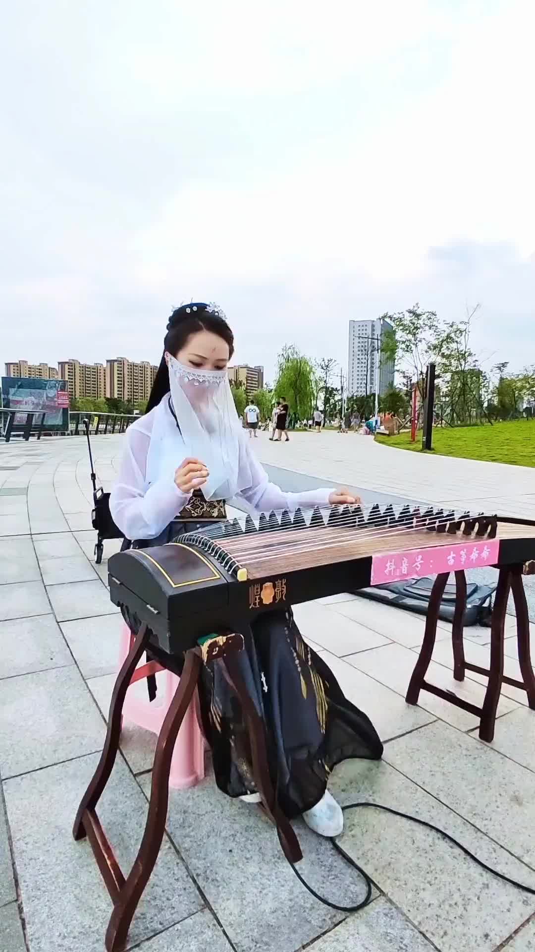 中西结合满满的西班牙风情碰碰彭碰彭弘扬国乐常德古筝小姐姐古筝