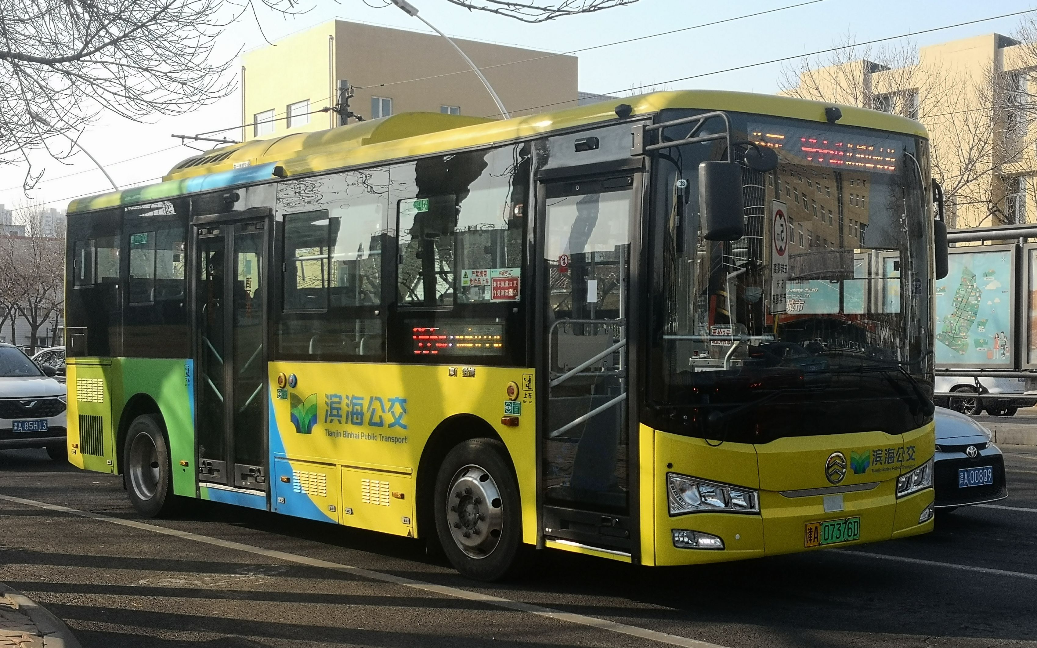 【开放稿件】天津泰达公交955路金旅川流xml6855jevy0c7进终点站北塘