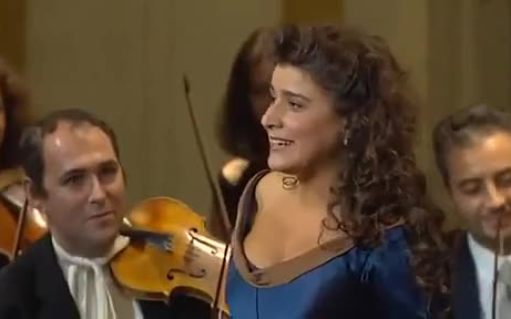 [图]塞西莉亚·芭托莉 Cecilia Bartoli 当世杰出的次女高音 Vivaldi with Il Giardino Armonico ★★★★★