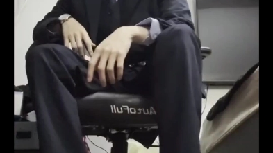 李良鹏更新西装皮鞋