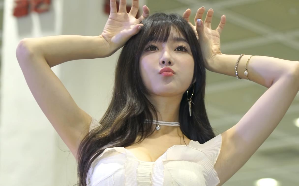 [4k] 2018届首尔汽车展赛车模特 崔瑟琪#1