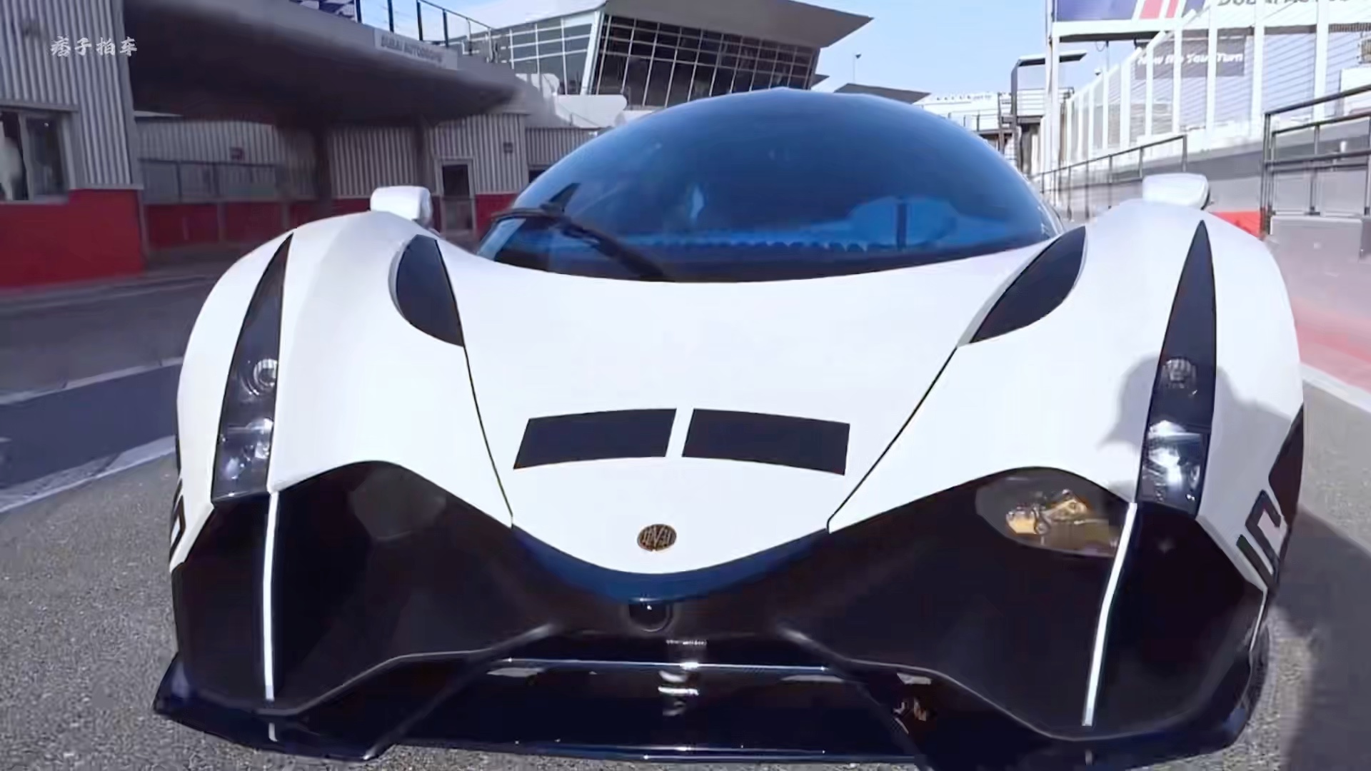 5000马力的迪拜超跑devel 16,真的能跑赢布加迪chiron吗?