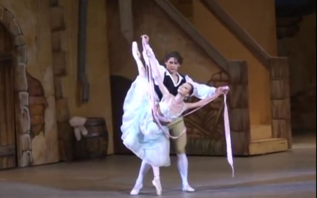 [图]【芭蕾】关不住的女儿(La Fille Mal Gardee)精选 - Nina Kaptsova & Ivan Vasiliev (2008年小瓦18岁）