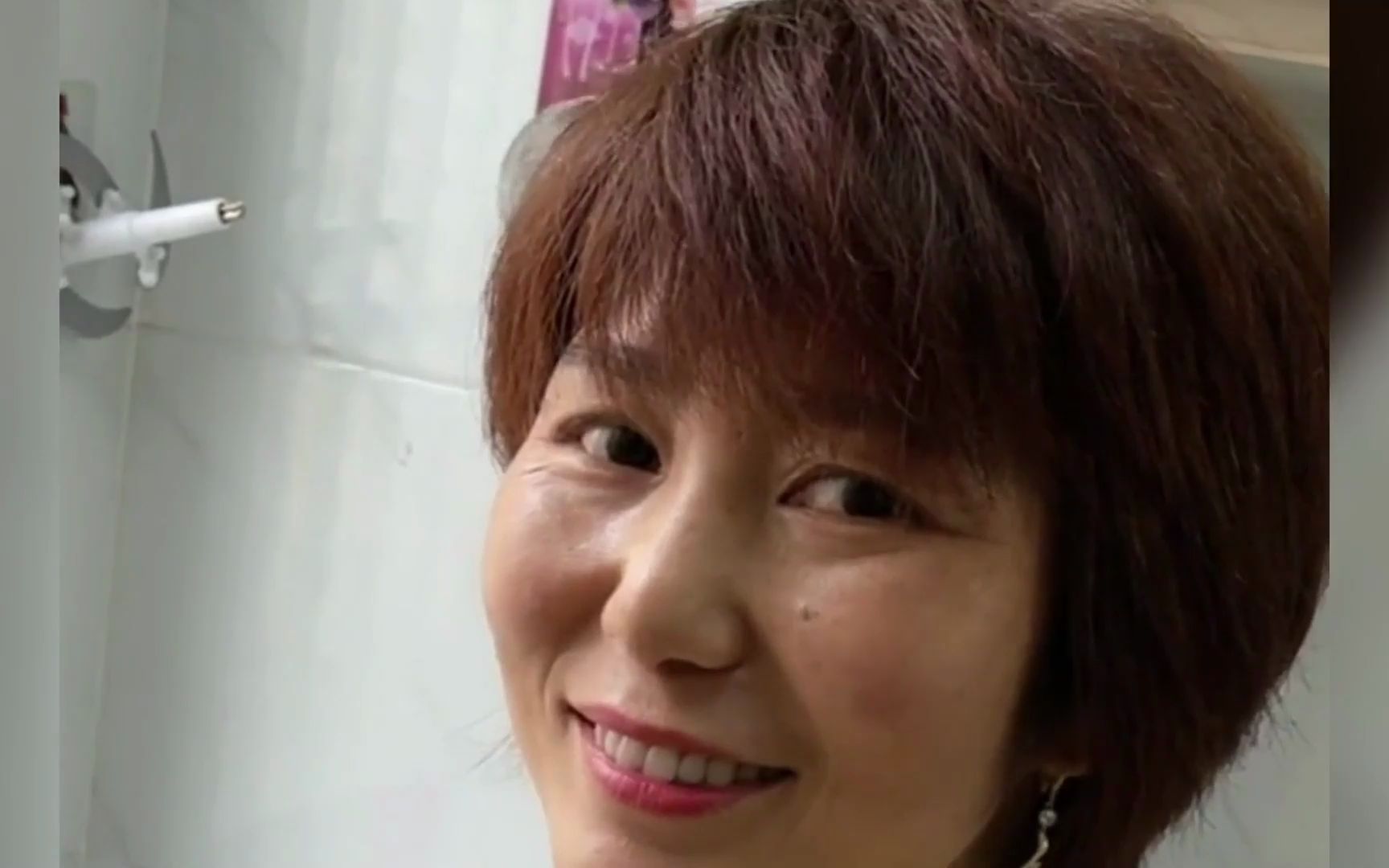 小杨哥的爆笑日常,隔着屏也感觉到杨妈的威严,日常被大杨哥套路