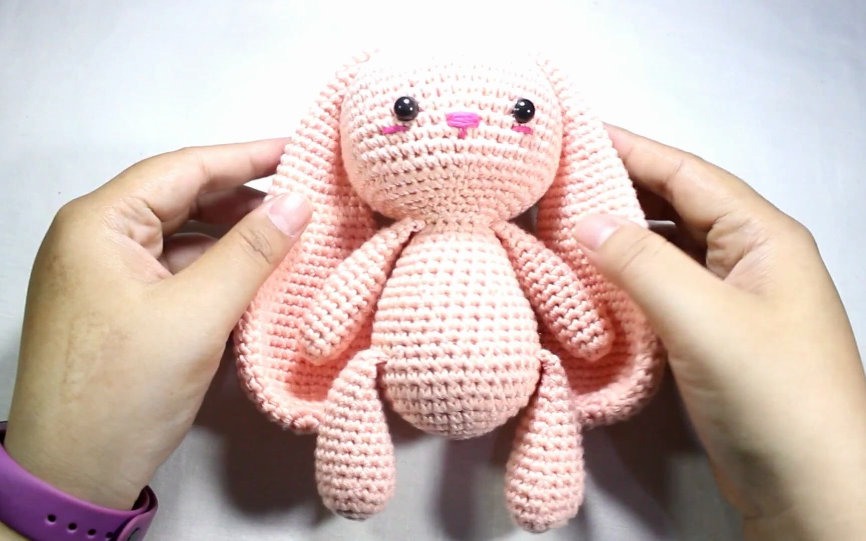 Odinka Wisanindhi  长耳朵兔子PART 1 如何钩编 AMIGURUMI 教程哔哩哔哩bilibili