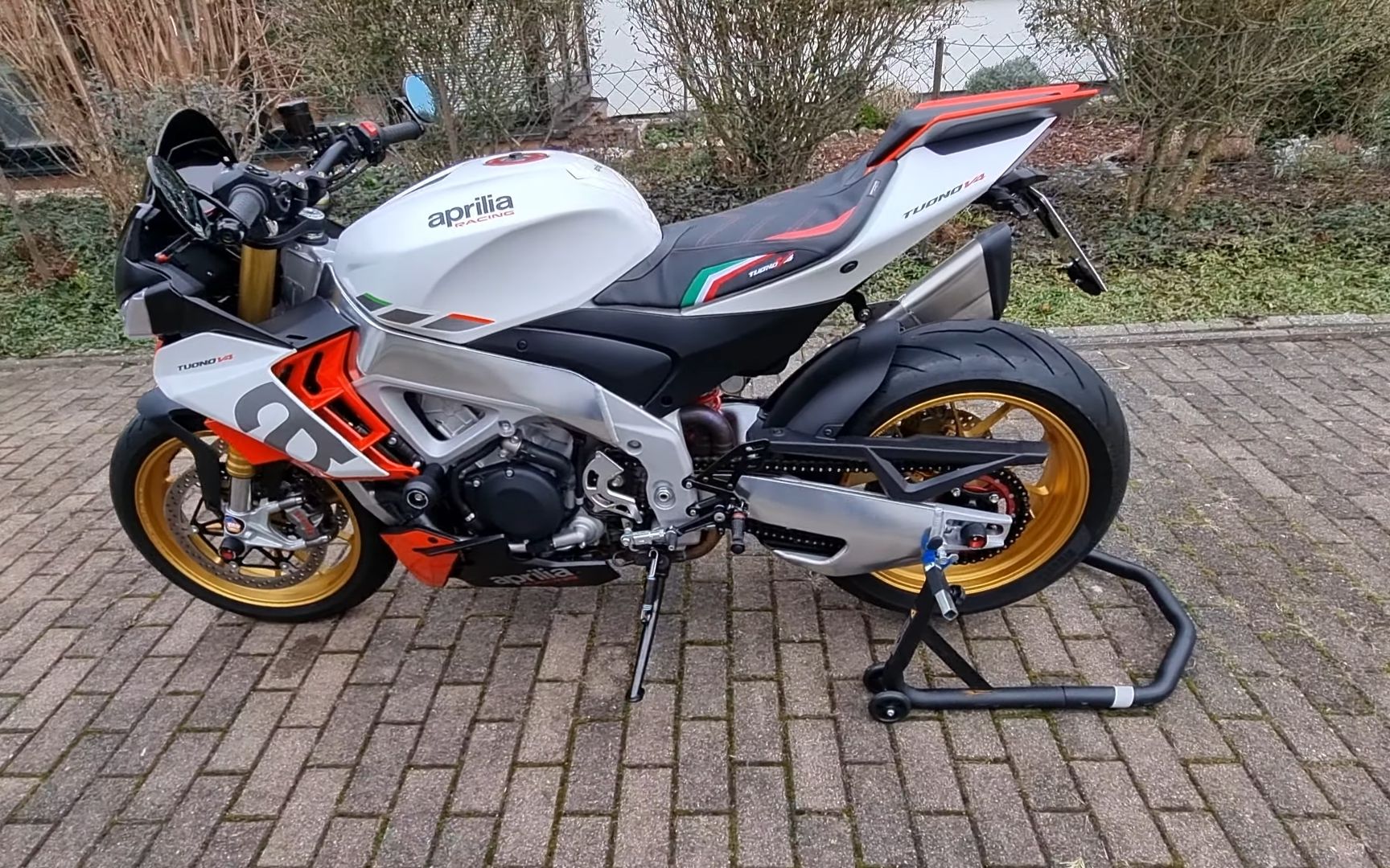 2021 阿普利亚 tuono v4 1100 e5实车展示_哔哩哔哩_bilibili