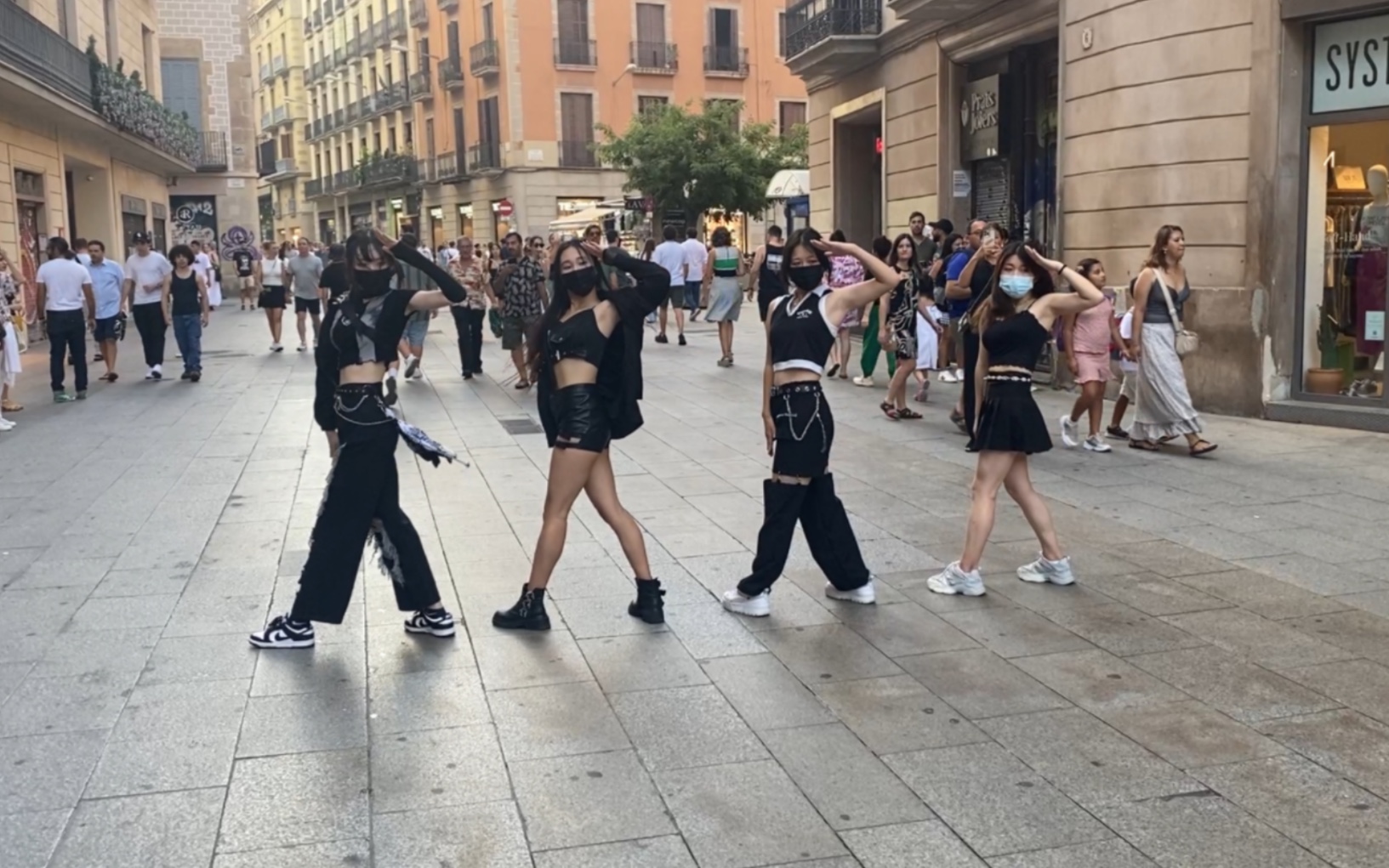 【k-pop路演】西班牙in studiu华人舞团街头翻跳表演:blackpink《kill