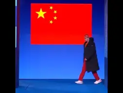 Video herunterladen: “ 泳 乐 大 帝 ！”