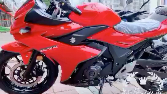 铃木gsx250ra等了一个月今天提车了