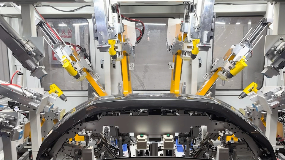 汽车前后保险杠冲孔超声波焊接,翼子板涂胶和压紧工装,主仪表板热压工