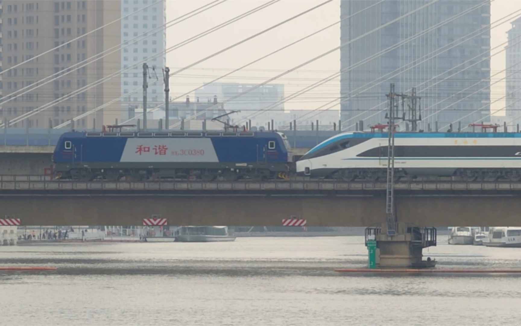 cr220j回送 00136次天西普速场22道发车