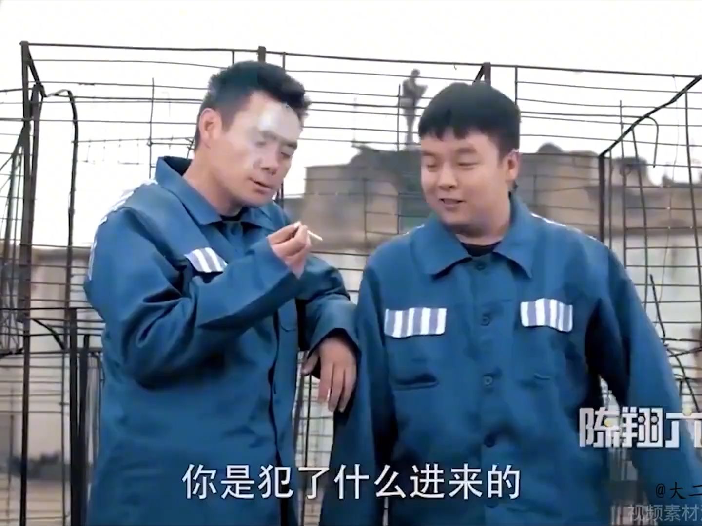 小伙隔三差五就坐牢,狱长想不通,难道牢饭太好吃?爆笑监狱系列