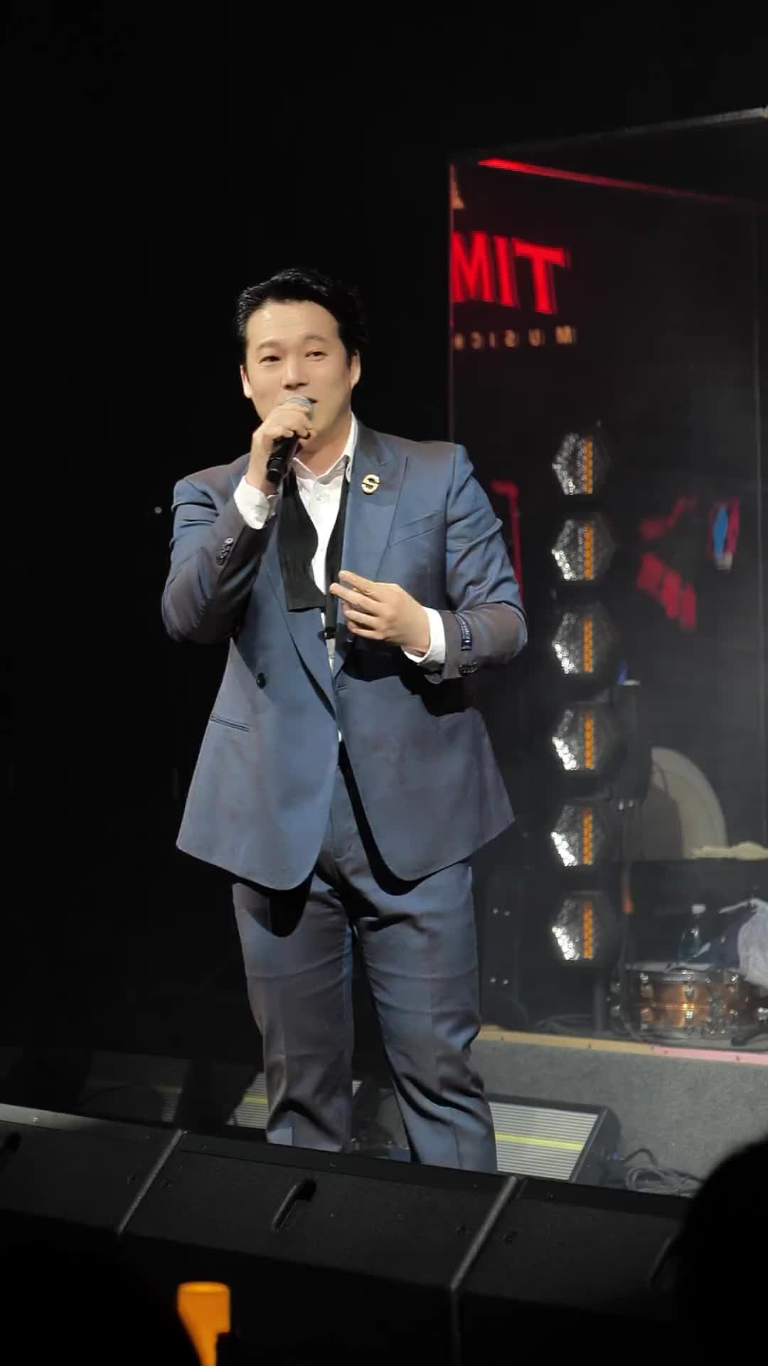 times嘉宾财阀大叔伊林 离你最近的演唱会 livehouse 哈尔滨音乐酒吧