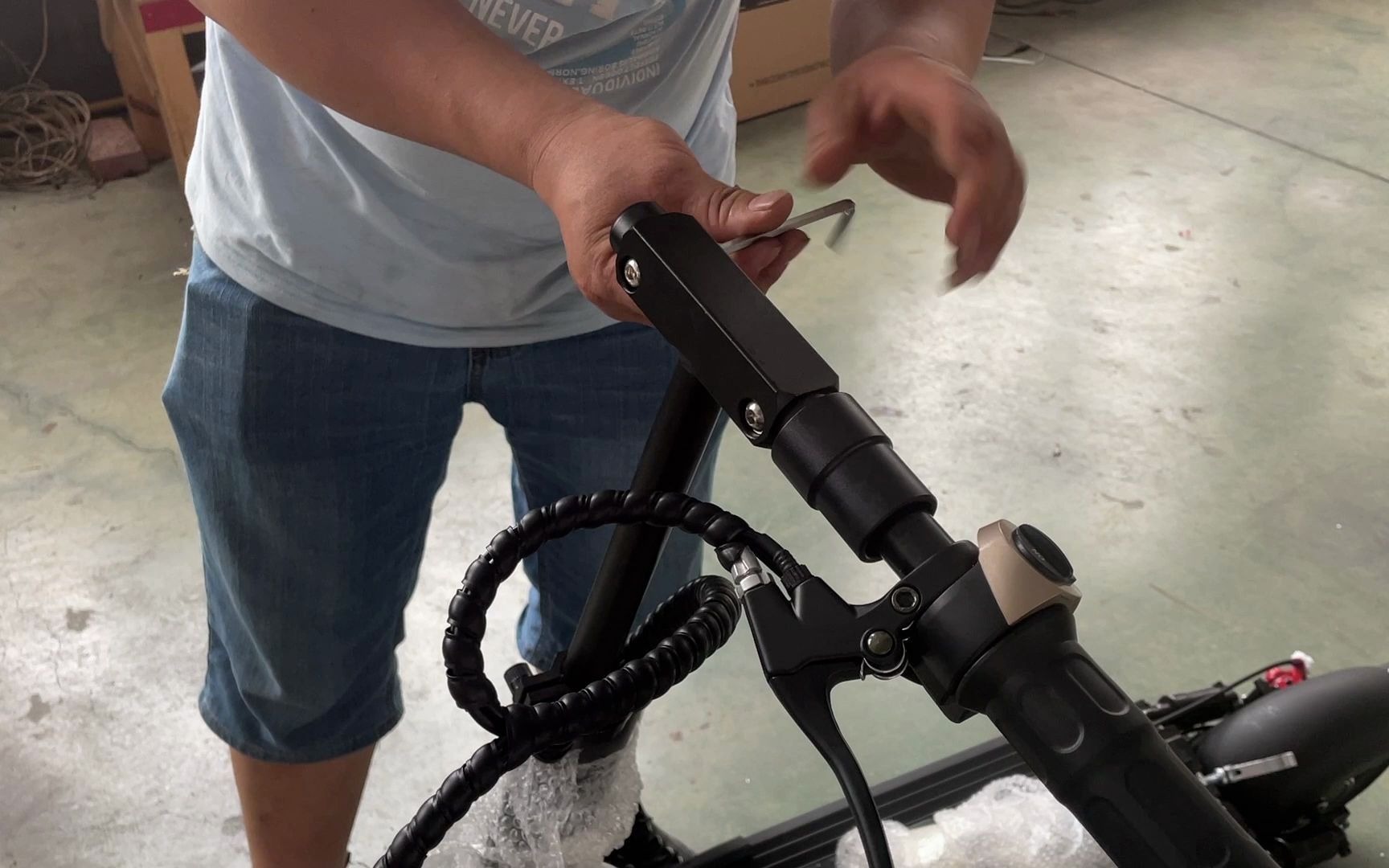 滑板车安装步骤