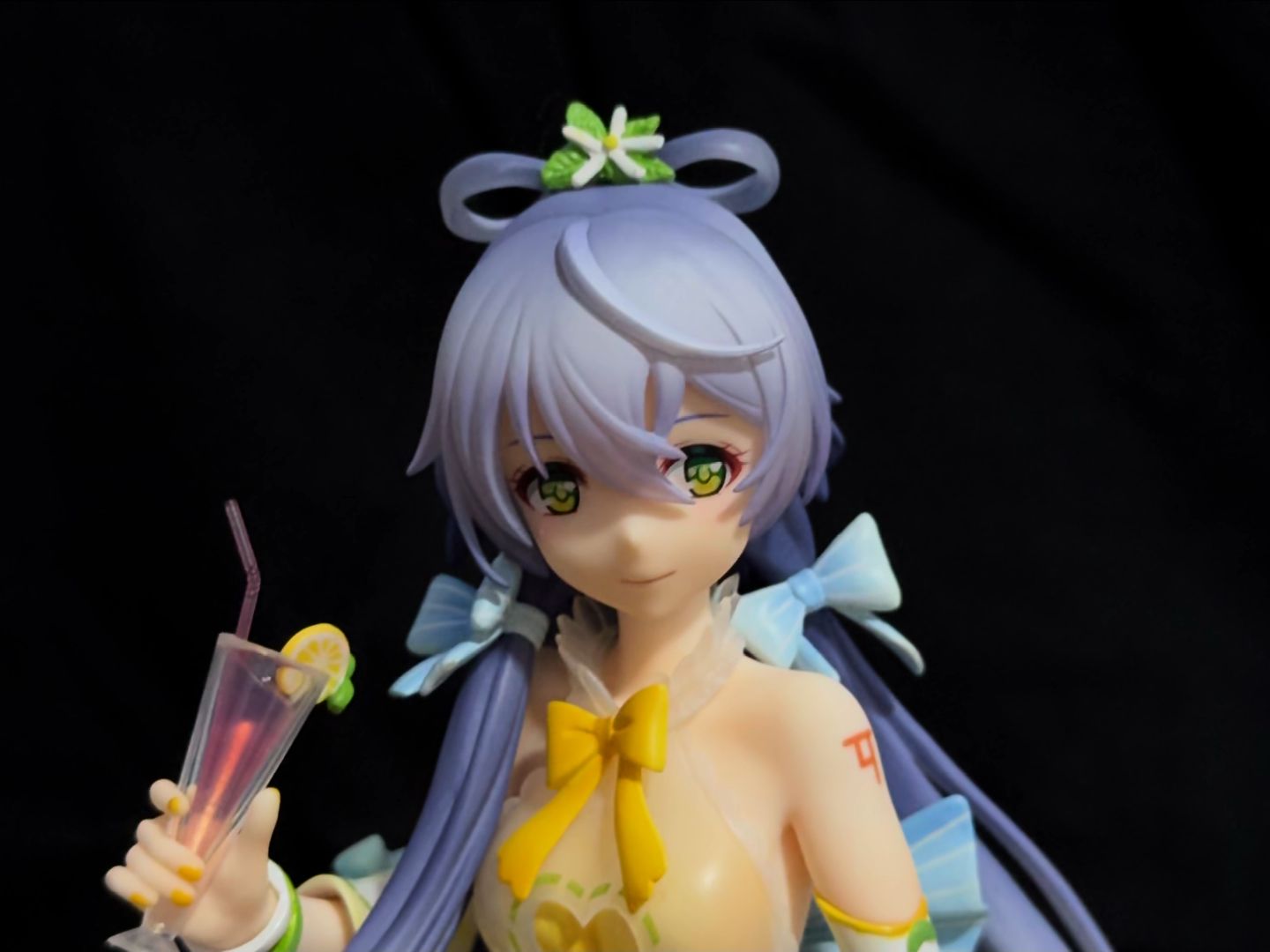 洛天依柠檬手办展示