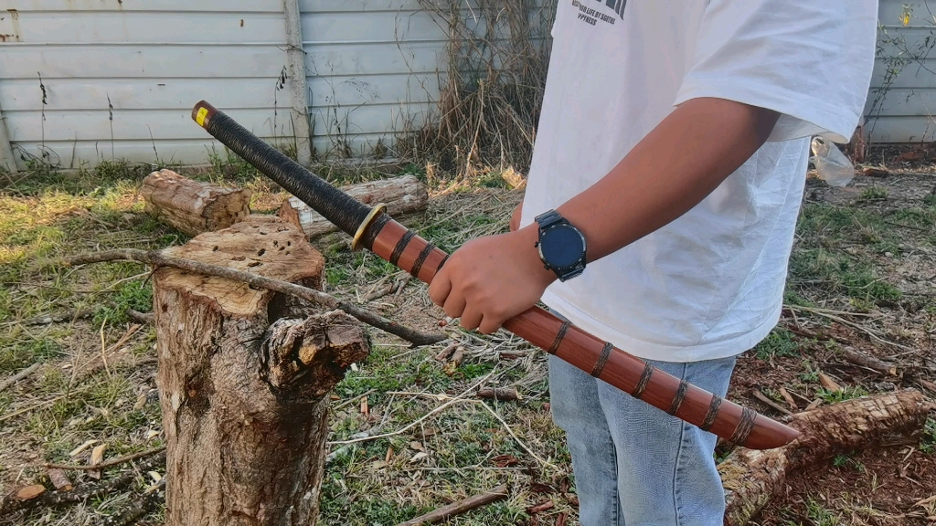 户撒刀锻打小武士刀