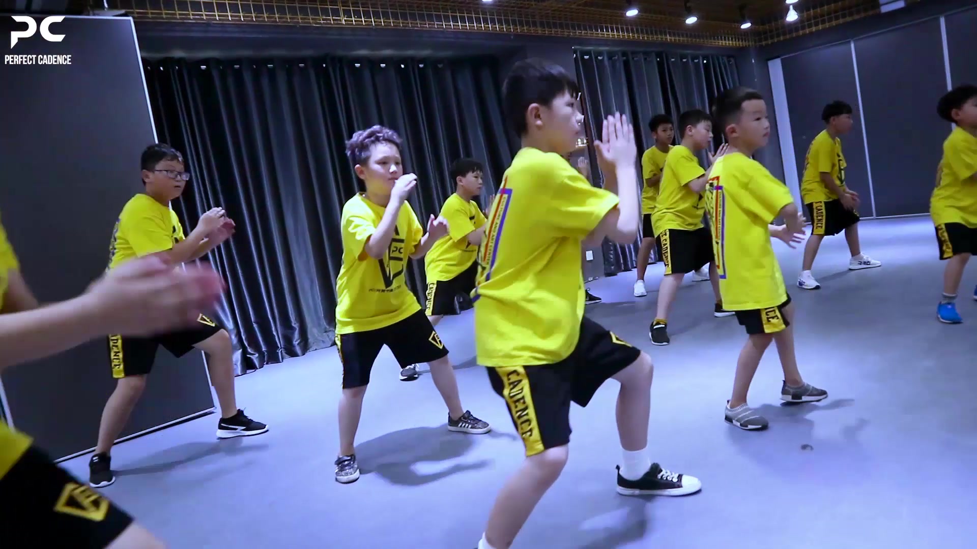 pc舞蹈| 株洲少儿街舞培训大师课tablo授课集锦《cocky》 《为你写的