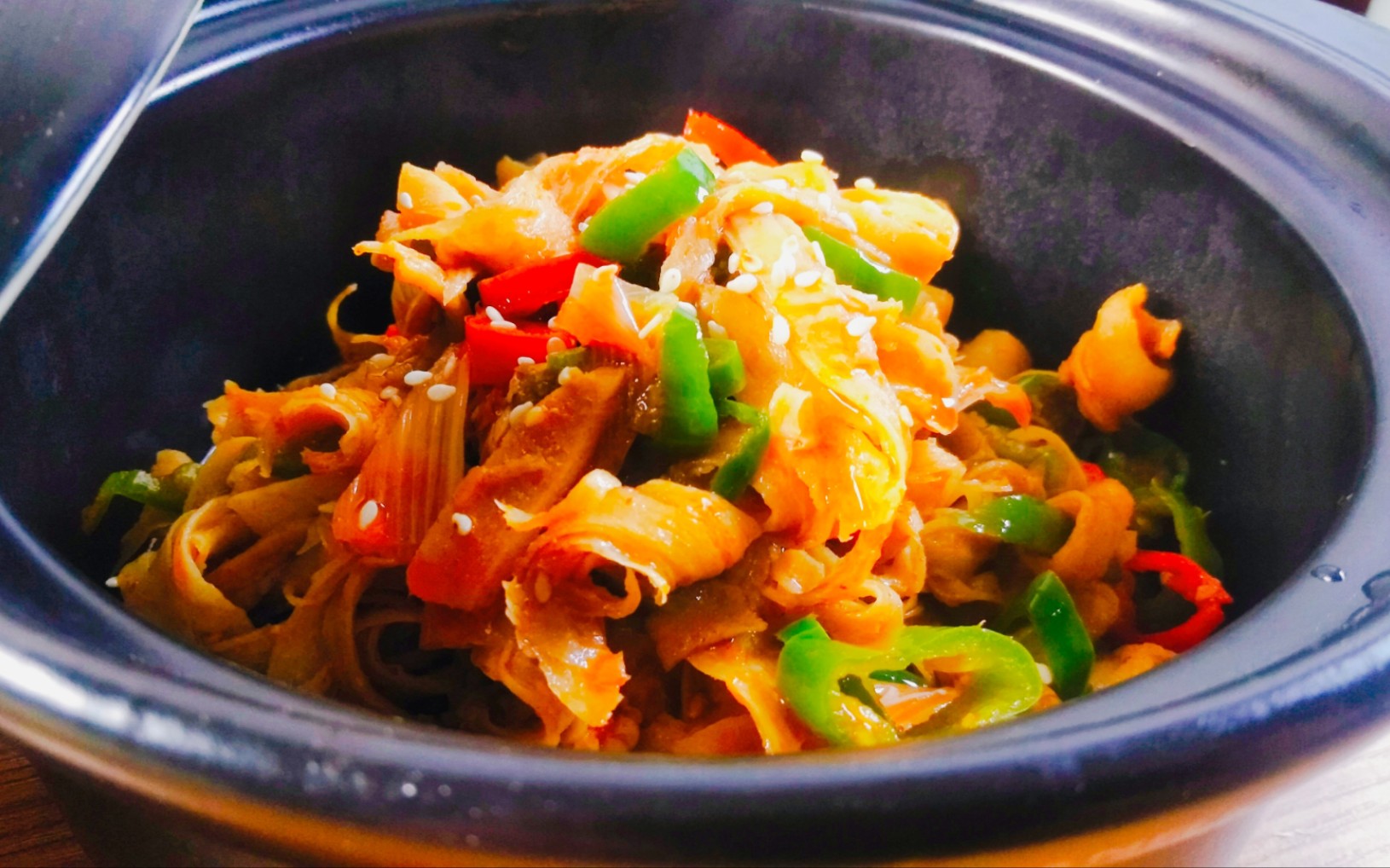 【干锅手撕面筋】千万别小看素面筋,大厨教你秘制做法,赛过大鱼大肉