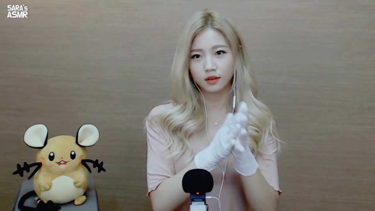 sara乳胶手套油按摩漂亮小姐姐酥服啊latexglovesoilmassage