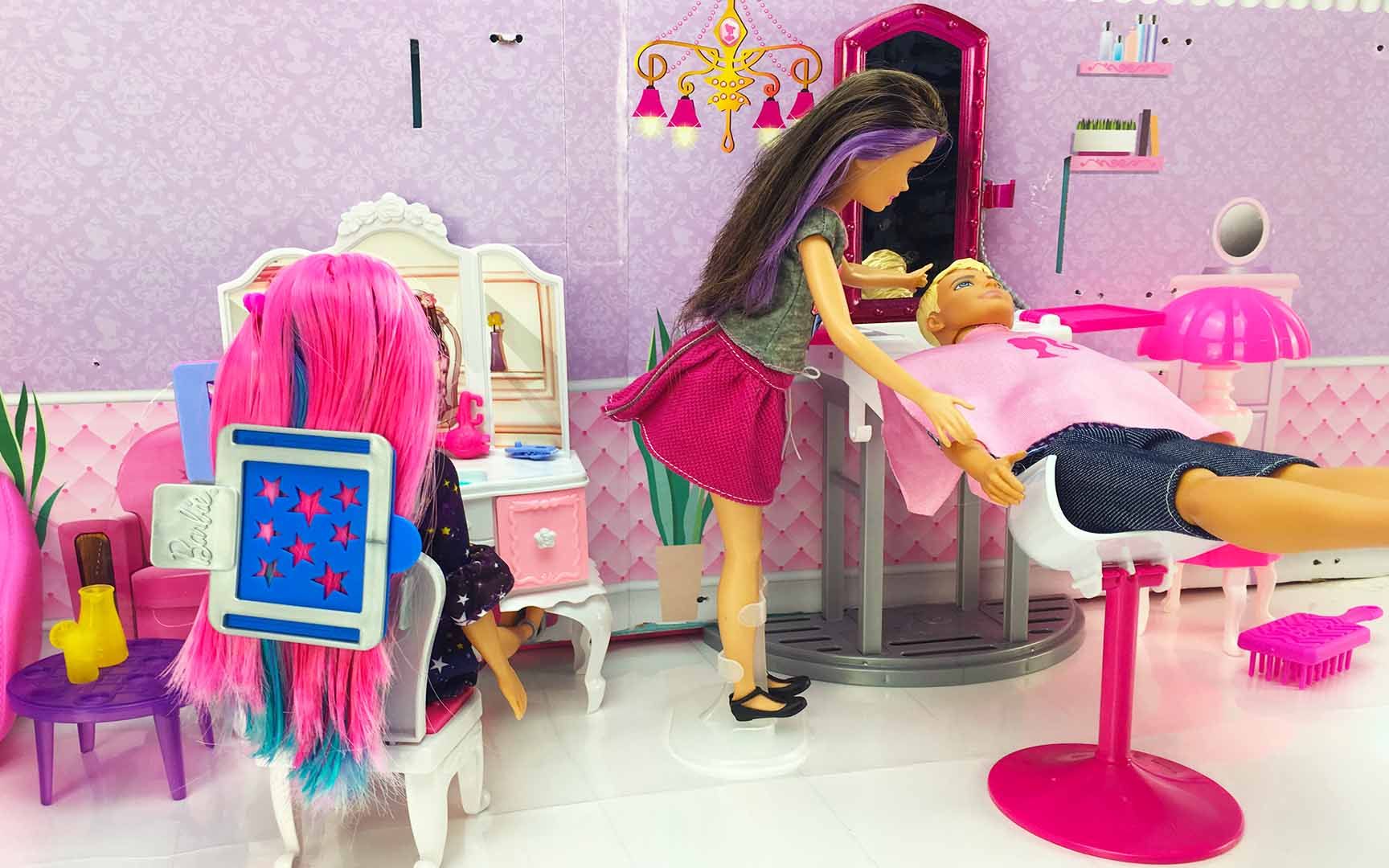 芭比娃娃理发店玩具,芭比来理发店做造型过家家玩具