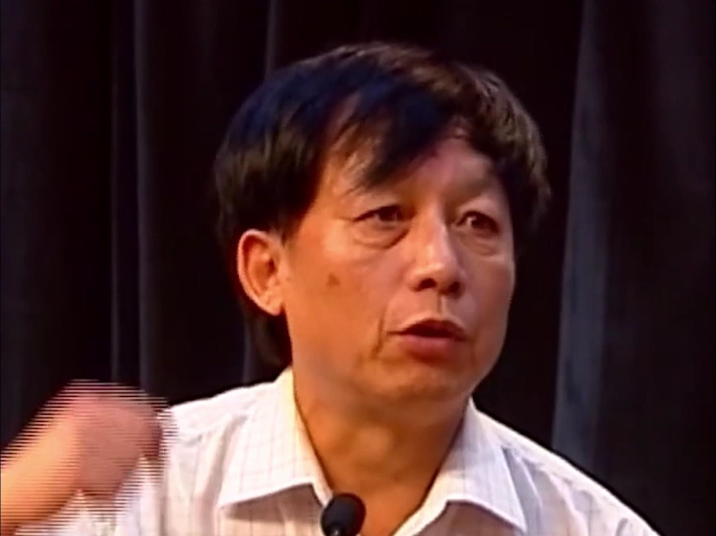 易中天笑侃文化差异，一杯咖啡就能分清国际。