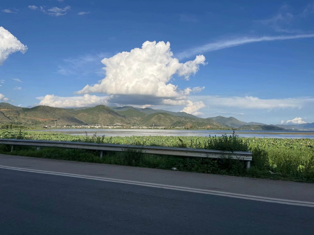 七月末的云南天空,每翻一次就回味一次云南行的快乐