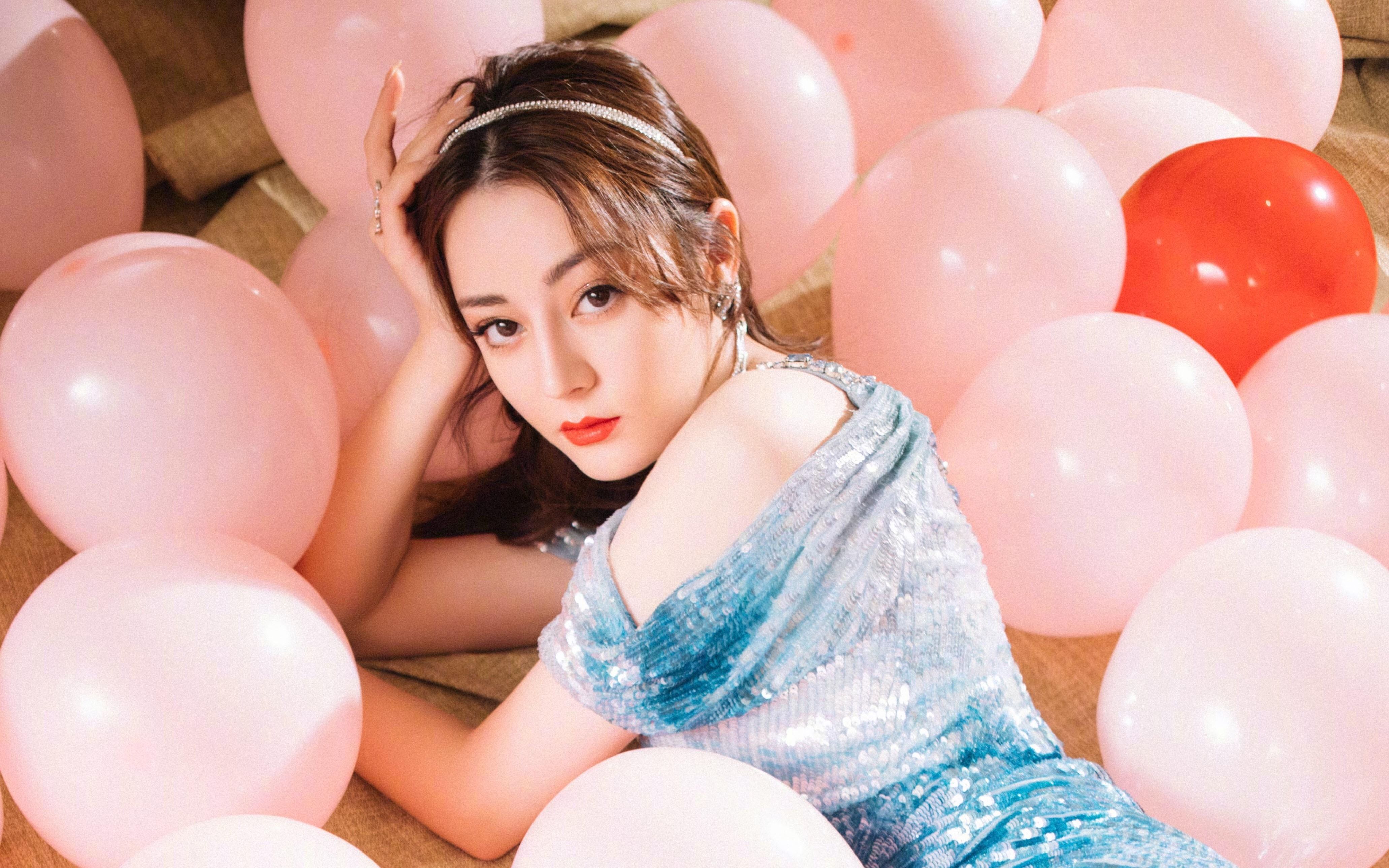 【迪丽热巴】胖迪舞蹈秀合辑来袭,每段都撩得不行,超美