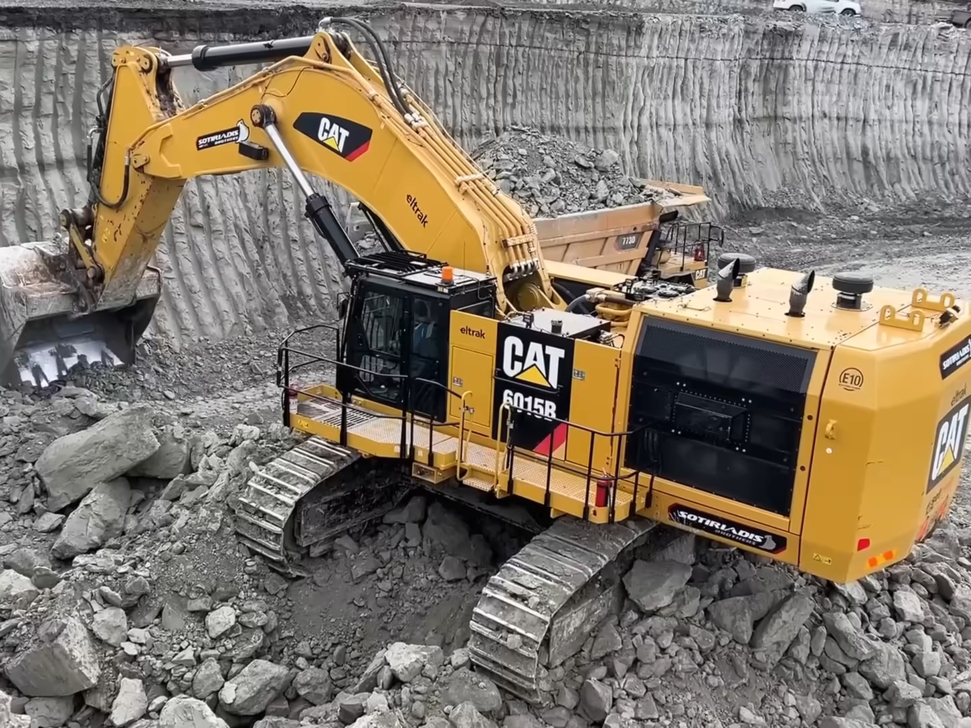 卡特彼勒6015b挖机