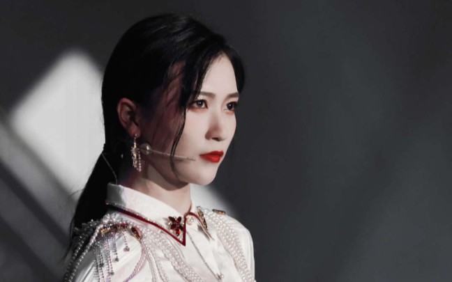 【吴哲晗衬衫杀】我永远屈服于温柔,而你就是温柔本身