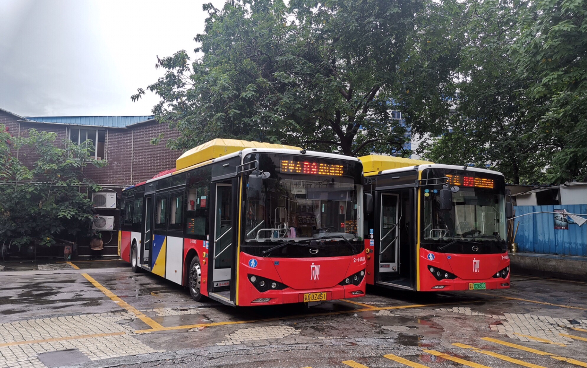 换车纪念广州公交新福利公司b9路车珠江南景园总站79客村立交站前方