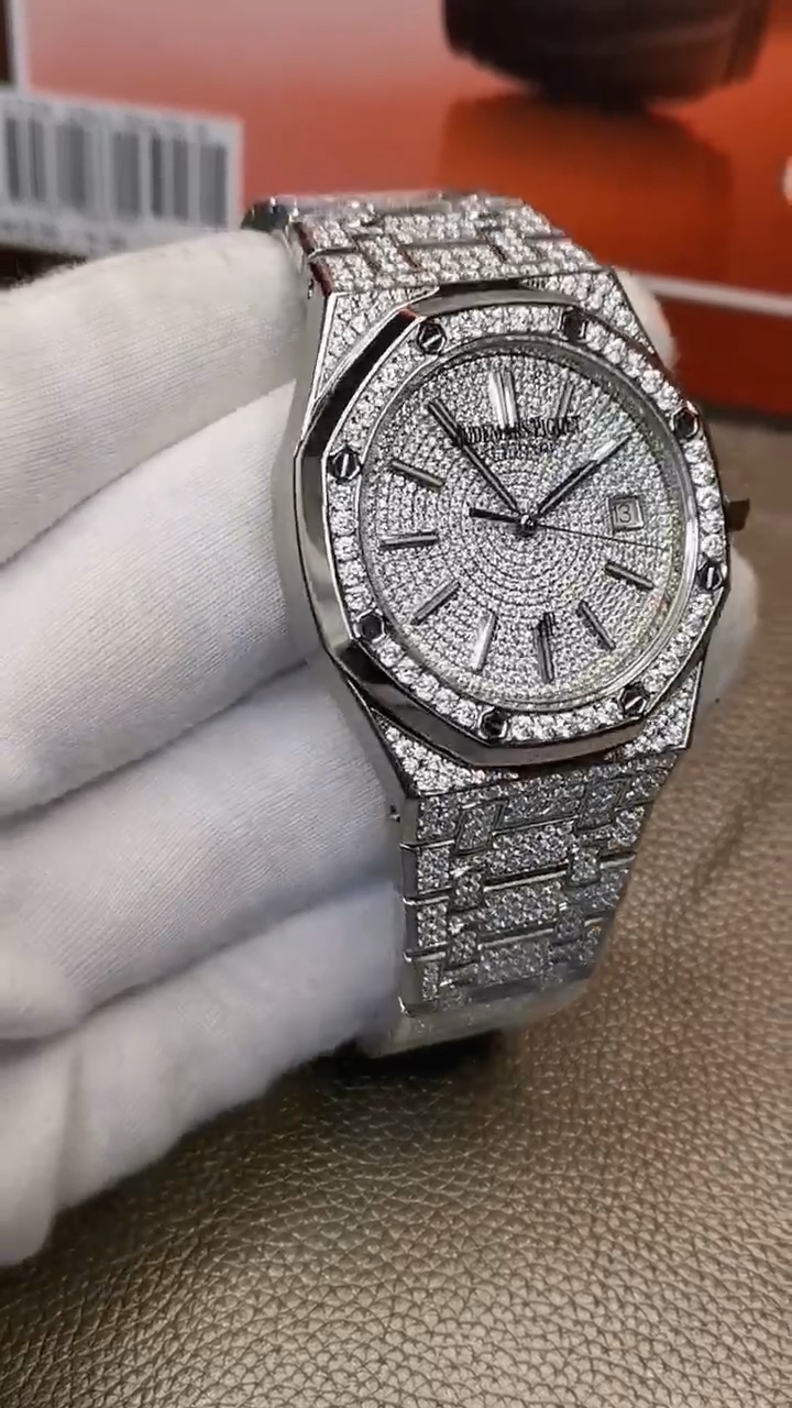 满钻爱彼15400,这个不是闪能形容的!