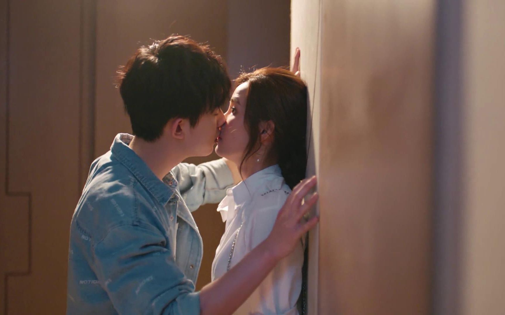 【李明德*周开开】奶凶傲娇小狼狗×超a超飒御姐 | 姐弟恋太好嗑了