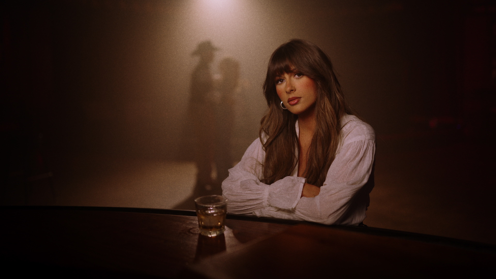 Ella Langley「Choosin' Texas (Official Lyric Video)」