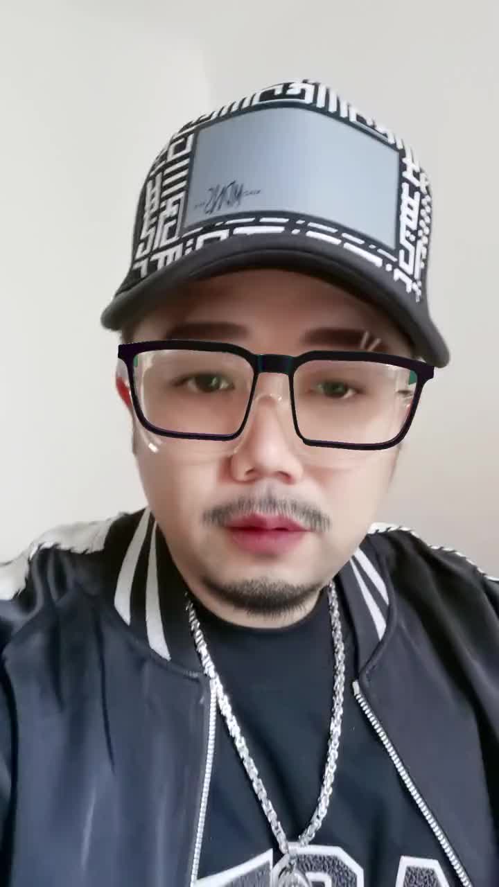 像我们这个年纪的男人大彬音乐人大彬音乐人歌手大彬歌手大彬走着