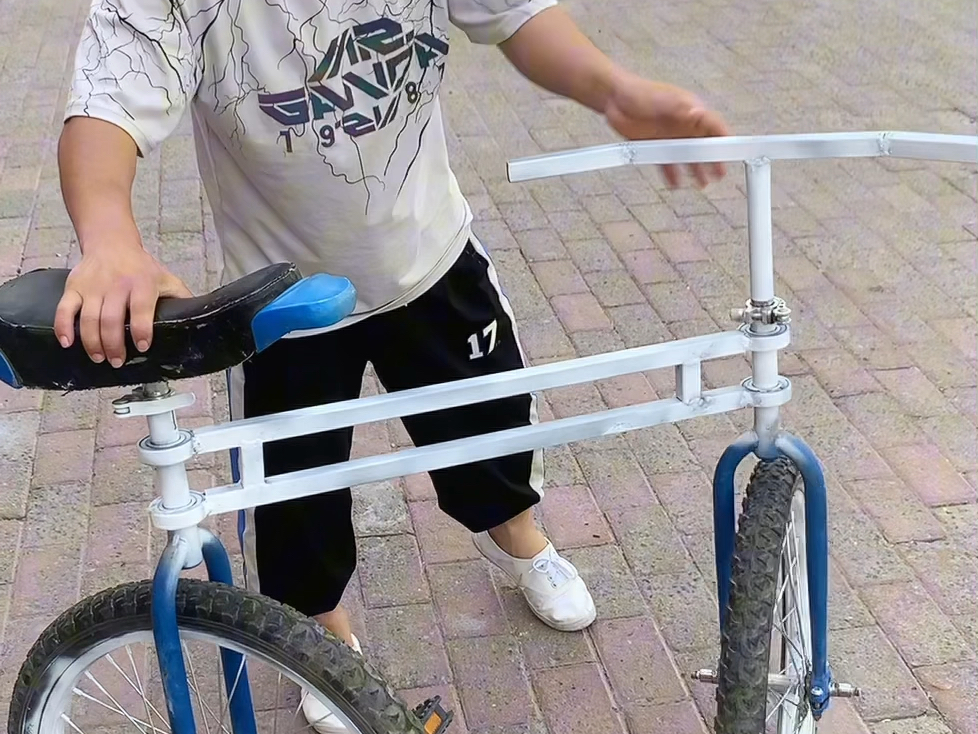 好搞笑怪自行车