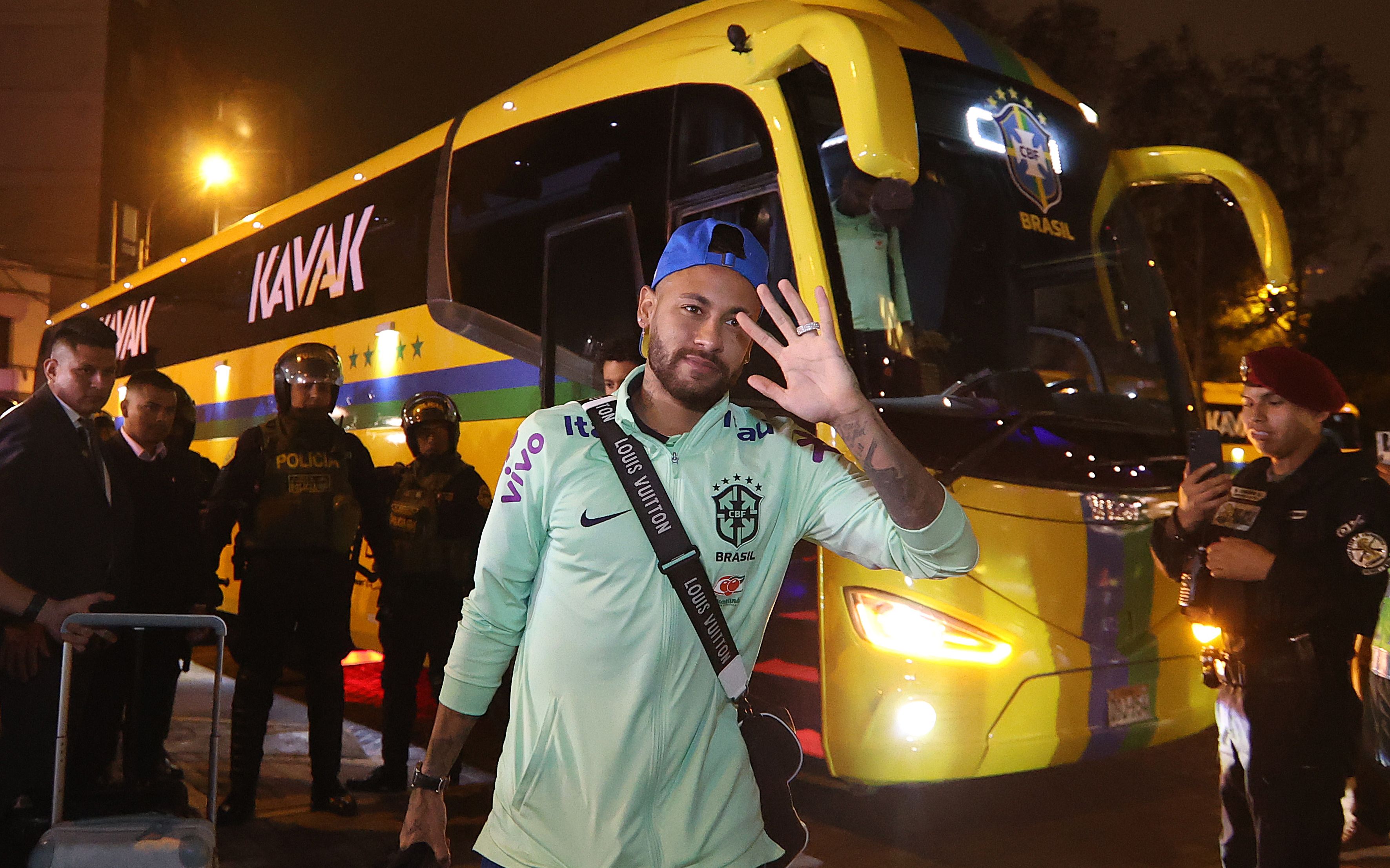 【世预赛】巴西队到达秘鲁利马