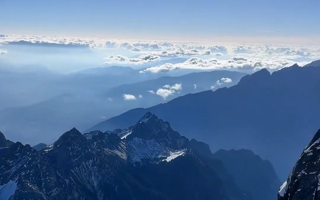山顶的风景,要自己去看看!