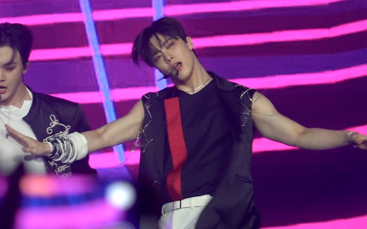 astro文彬,这手臂肌肉!