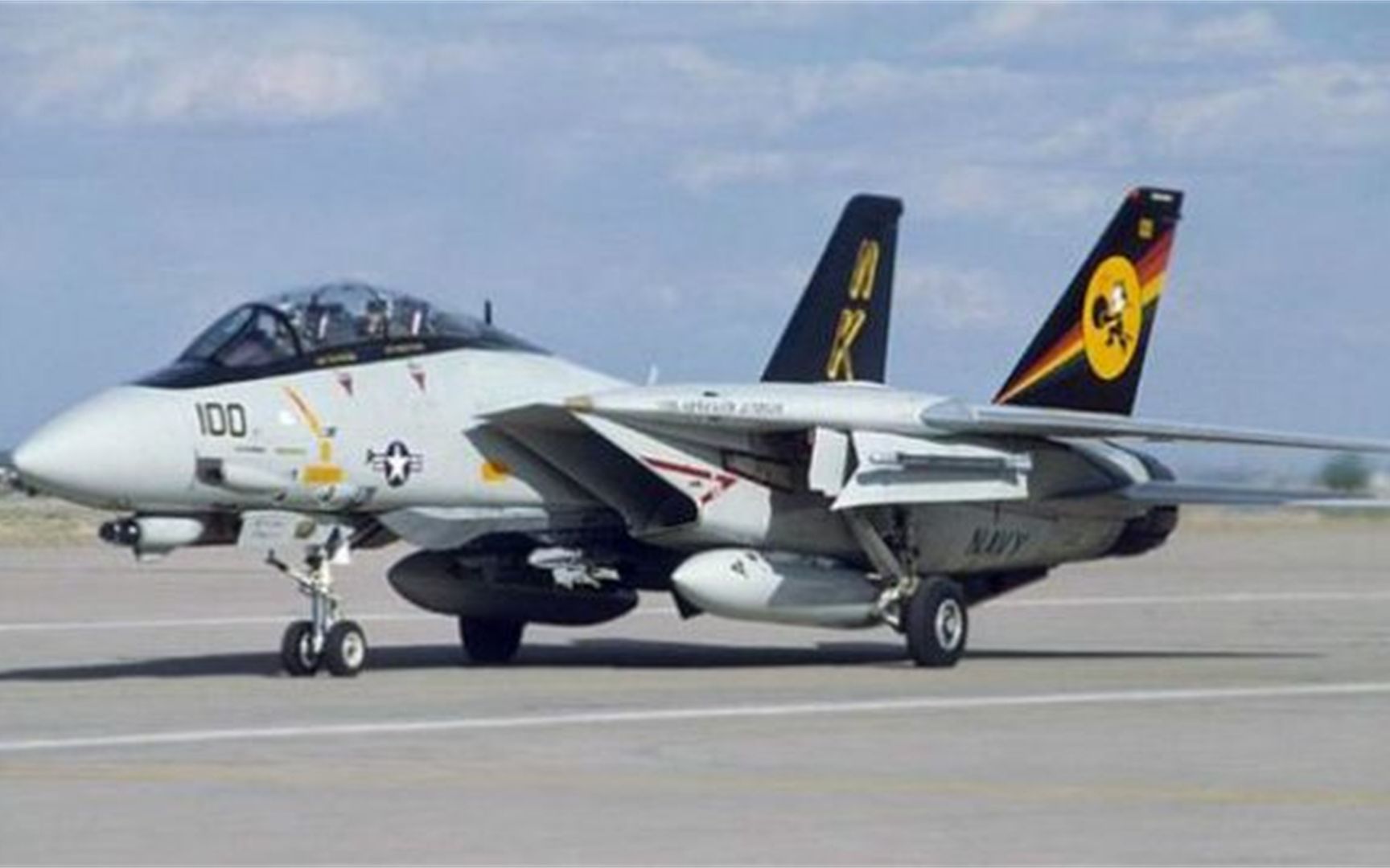 f-14 雄猫战斗机退役 vf31中队做最后的表演