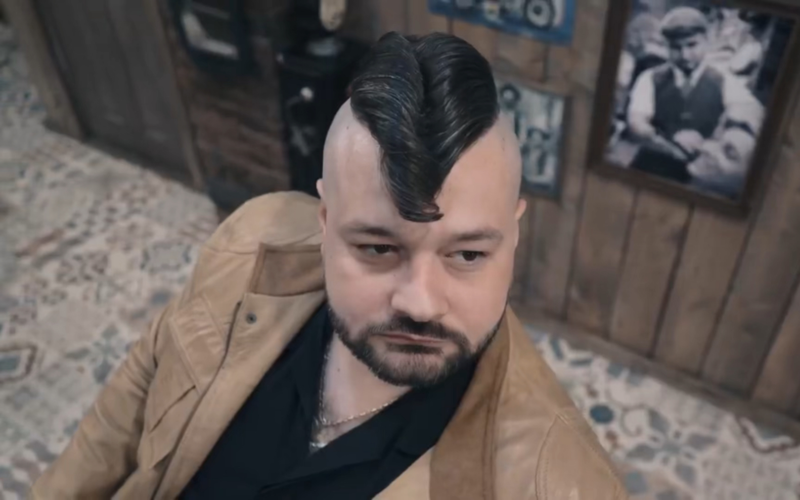 莫西干牛角卷发型,一般人驾驭不了_哔哩哔哩_bilibili